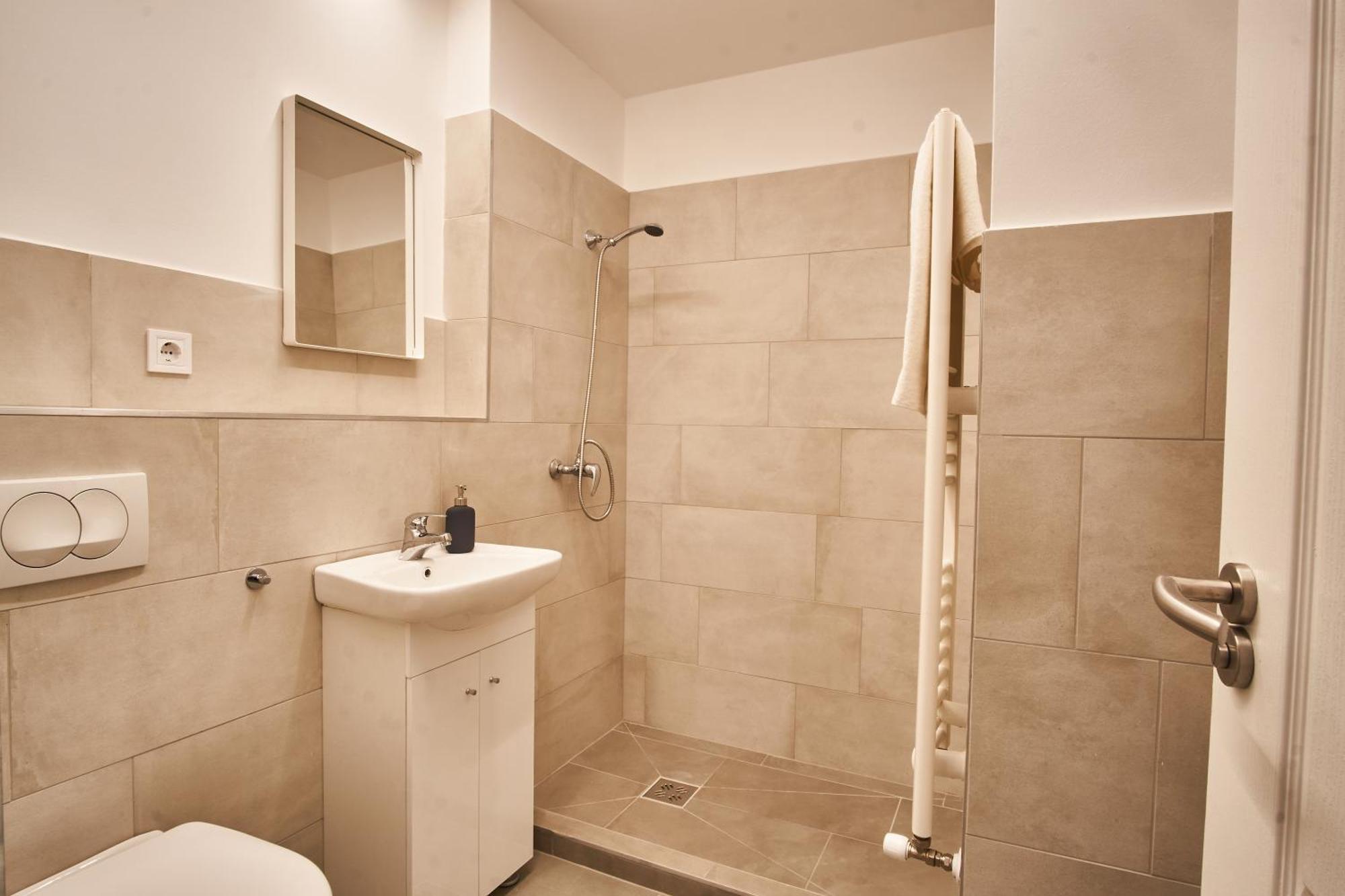 Hild-2 Apartments | Budapest Bilik gambar